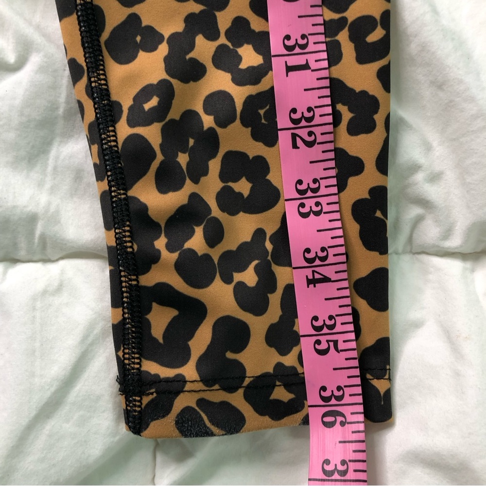 Beach Riot Sport Piper Leopard Print Legging - Picture 7 of 10